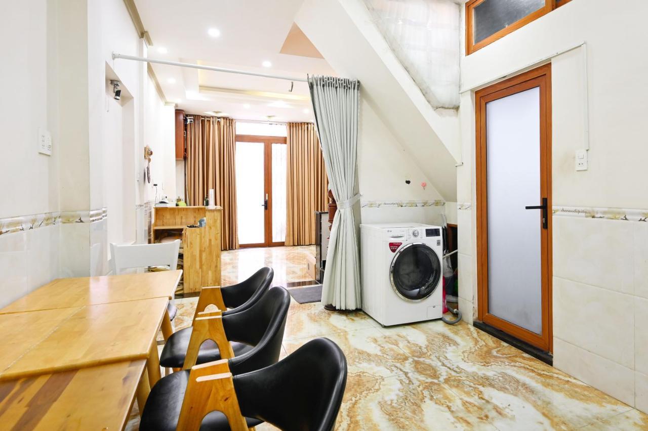 Huyen House Lägenhet Ho Chi Minh-staden Exteriör bild